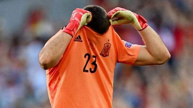 Španělský brankář Unai Simón by se po minele v první půli osmifinále EURO proti Chorvatsku asi raději neviděl. Španělský brankář Unai Simón by se po minele v první půli osmifinále EURO proti Chorvatsku asi raději neviděl.
