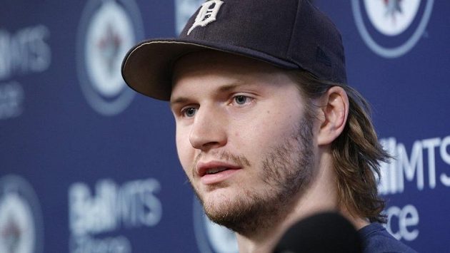 Americký hokejový obránce Jacob Trouba ještě během angažmá ve Winnipegu. Americký hokejový obránce Jacob Trouba ještě během angažmá ve Winnipegu.