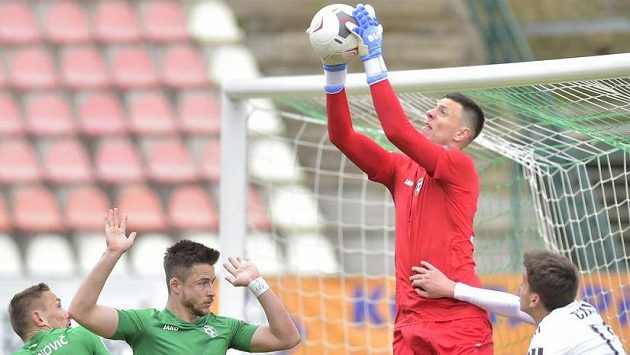 Brankář Příbrami Jakub Šiman během utkání s Olomoucí. Brankář Příbrami Jakub Šiman během utkání s Olomoucí.