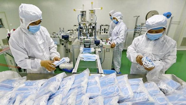 Lékaři v čínské provincii jsou kvůli šířícímu se koronaviru v neustálé pohotovosti. Lékaři v čínské provincii jsou kvůli šířícímu se koronaviru v neustálé pohotovosti.
