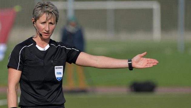 Fotbalová rozhodčí Jana Adámková na archivním snímku z loňského roku. Fotbalová rozhodčí Jana Adámková na archivním snímku z loňského roku.