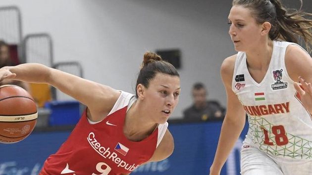 Ilustrační foto: Zleva Lenka Bartáková z Česka a Réka Leliková z Maďarska. Ilustrační foto: Zleva Lenka Bartáková z Česka a Réka Leliková z Maďarska.