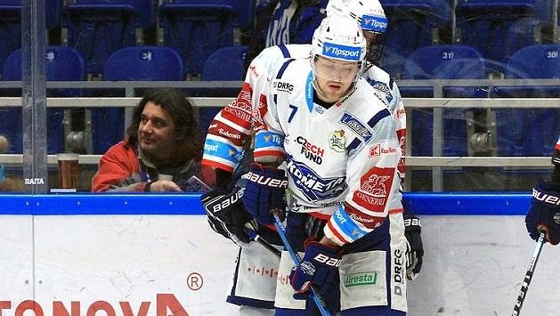 Obránce Komety Tomáš Bartejs. Obránce Komety Tomáš Bartejs.