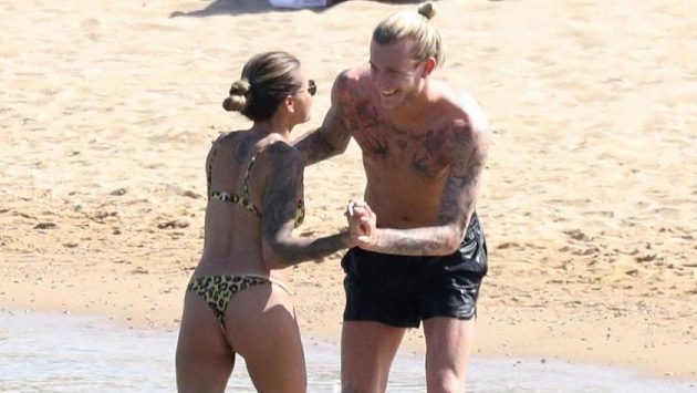 Fotbalový brankář Loris Karius je sice dál hráčem Liverpoolu, ale na finále Ligy mistrů nepůjde, má jiný program. Fotbalový brankář Loris Karius je sice dál hráčem Liverpoolu, ale na finále Ligy mistrů nepůjde, má jiný program.