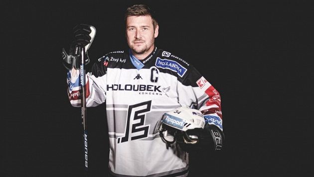 Václav Skuhravý už další starty v karlovarském dresu nepřidá. Václav Skuhravý už další starty v karlovarském dresu nepřidá.