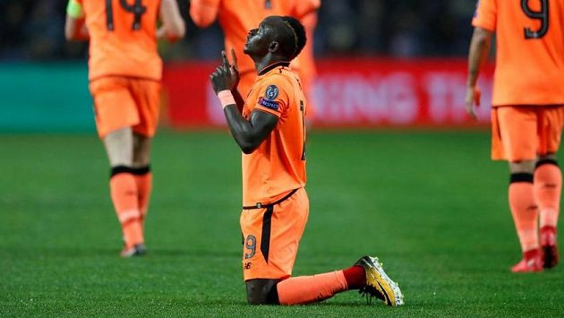 Sadio Mané z Liverpoolu se raduje z gólu proti Portu. Sadio Mané z Liverpoolu se raduje z gólu proti Portu.
