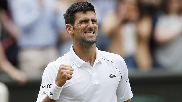 Srb Novak Djokovič po vítězství ve čtvrtfinále Wimbledonu. Srb Novak Djokovič po vítězství ve čtvrtfinále Wimbledonu.