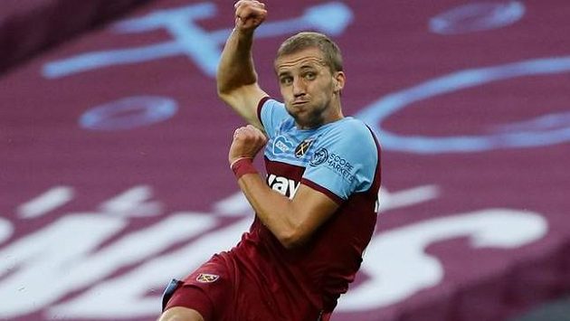 Tomáš Souček v zápase proti Burnley Tomáš Souček v zápase proti Burnley