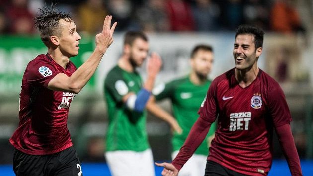 Josef Šural ze Sparty oslavuje svůj třetí gól během utkání v Jablonci. Josef Šural ze Sparty oslavuje svůj třetí gól během utkání v Jablonci.
