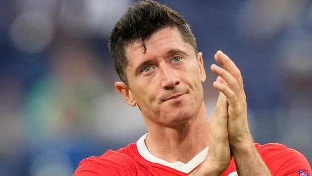 Robert Lewandowski děkuje fanouškům Robert Lewandowski děkuje fanouškům