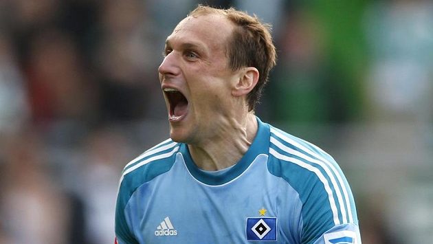 Brankář Jaroslav Drobný jásá poté, co se jeho Hamburk udržel v bundeslize. Brankář Jaroslav Drobný jásá poté, co se jeho Hamburk udržel v bundeslize.