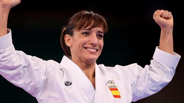 Premiérovou zlatou olympijskou medailistkou v karate se stala Španělka Sandra Sánchezová Premiérovou zlatou olympijskou medailistkou v karate se stala Španělka Sandra Sánchezová