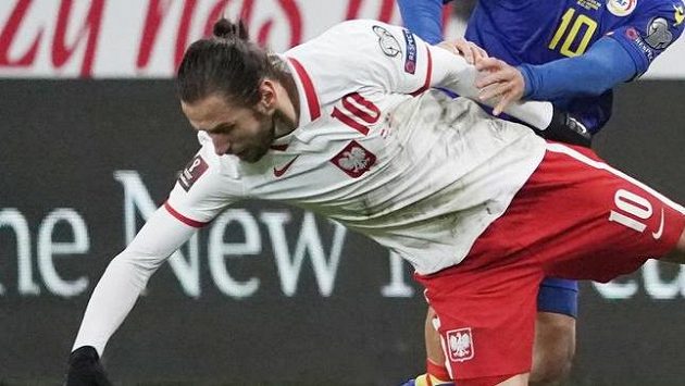 Grzegorz Krychowiak v zápase proti Andoře Grzegorz Krychowiak v zápase proti Andoře