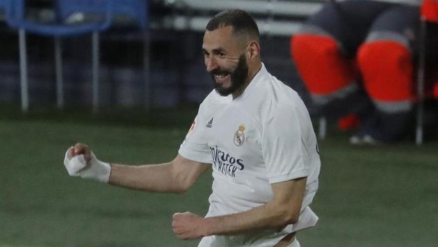 Karim Benzema z Realu se raduje z gólu proti Cádizu. Karim Benzema z Realu se raduje z gólu proti Cádizu.