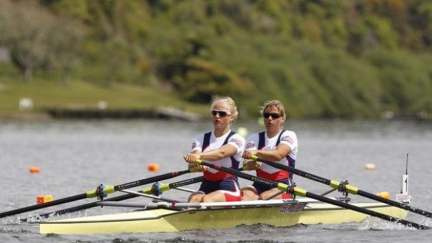 Sestry Antošovy - vlevo Lenka, vpravo Jitka Sestry Antošovy - vlevo Lenka, vpravo Jitka