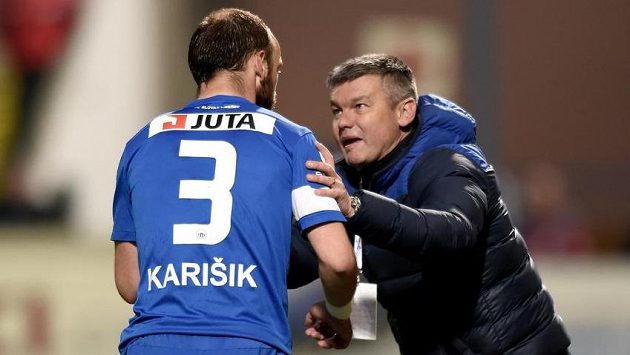 Trenér Liberce David Vavruška a Miloš Karišik. Trenér Liberce David Vavruška a Miloš Karišik.