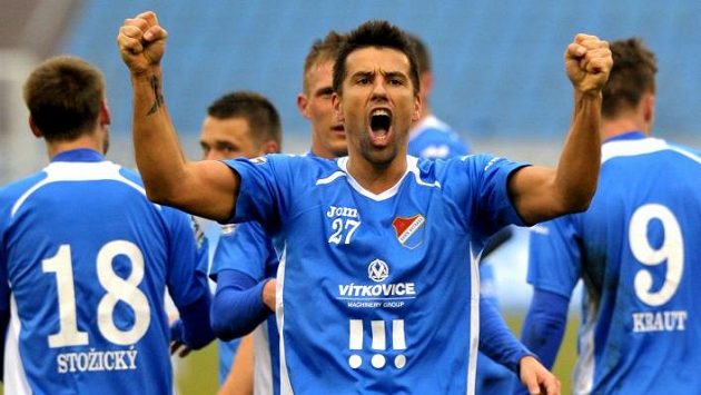 Milan Baroš už brzy znovu navlékne dres Baníku Ostrava. Milan Baroš už brzy znovu navlékne dres Baníku Ostrava.