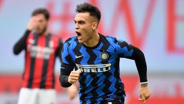 Lautaro Martínez z Interu Milán se raduje z gólu proti AC. Lautaro Martínez z Interu Milán se raduje z gólu proti AC.
