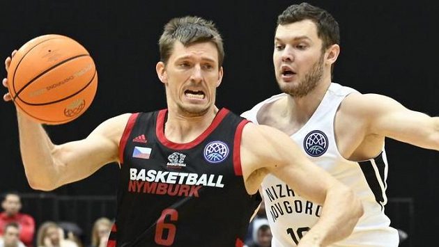 Zleva Pavel Pumprla z Nymburka a Ivan Strebkov z Novgorodu. Zleva Pavel Pumprla z Nymburka a Ivan Strebkov z Novgorodu.
