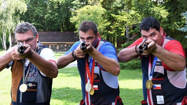 Trio olympijských vítězů (zleva) Petr Hrdlička, David Kostelecký, Jiří Lipták. Trio olympijských vítězů (zleva) Petr Hrdlička, David Kostelecký, Jiří Lipták.