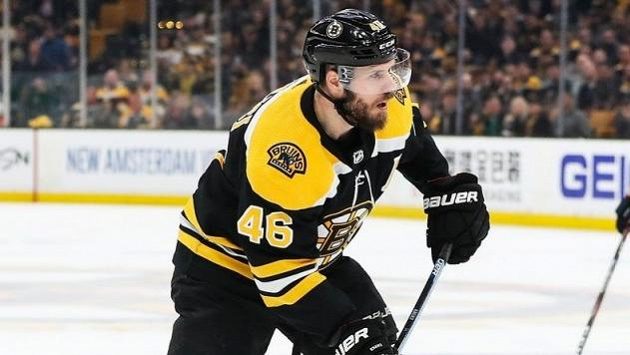 Útočník Bostonu David Krejčí během prvního utkání druhého kola play off NHL proti Columbusu. Útočník Bostonu David Krejčí během prvního utkání druhého kola play off NHL proti Columbusu.