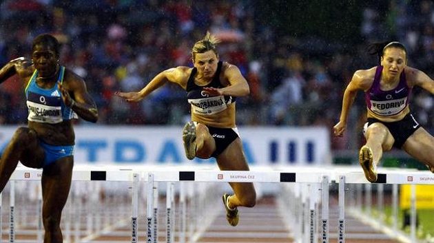 Překážkářka Lucie Škrobáková (uprostřed) Překážkářka Lucie Škrobáková (uprostřed)
