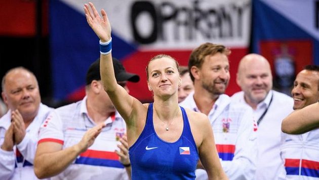 Petra Kvitová oslavuje rozhodující vítězství v zápasu s Belindou Bencicovou. Petra Kvitová oslavuje rozhodující vítězství v zápasu s Belindou Bencicovou.