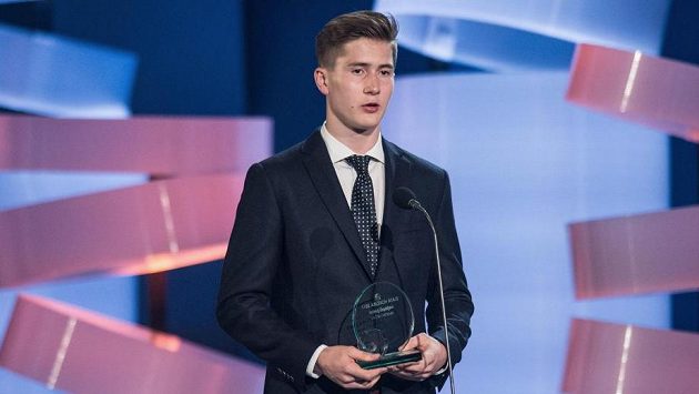 Martin Nečas bude na letošním draftu NHL nejvýše postaveným českým hokejistou. Který tým si jej vybere? Martin Nečas bude na letošním draftu NHL nejvýše postaveným českým hokejistou. Který tým si jej vybere?