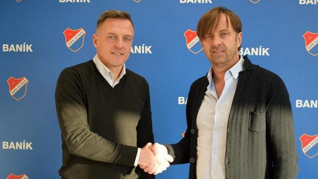 Nový trenér fotbalistů Baníku Ostrava Luboš Kozel(vlevo)a majitel ostravského klubu Václav Brabec (vpravo). Nový trenér fotbalistů Baníku Ostrava Luboš Kozel(vlevo)a majitel ostravského klubu Václav Brabec (vpravo).