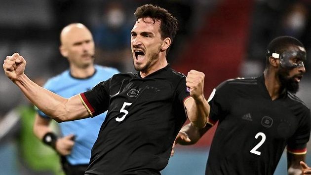 Mats Hummels se raduje z branky Mats Hummels se raduje z branky