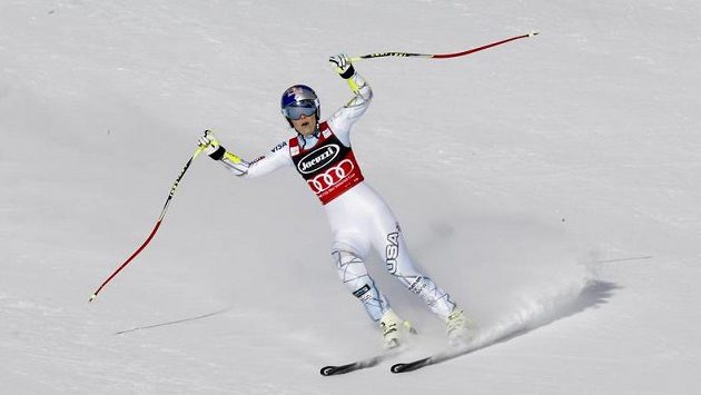 Lindsey Vonnová se raduje z úspěchu v Cortině D'Ampezzo. Lindsey Vonnová se raduje z úspěchu v Cortině D'Ampezzo.