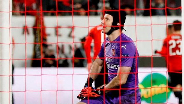 Petr Čech porážce svého týmu nezabránil Petr Čech porážce svého týmu nezabránil