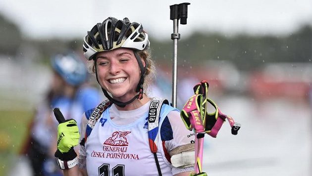 Rozesmátá Markéta Davidová po triumfu v supersprintu na mistrovství světa v biatlonu na kolečkových lyžích v Novém Městě na Moravě. Rozesmátá Markéta Davidová po triumfu v supersprintu na mistrovství světa v biatlonu na kolečkových lyžích v Novém Městě na Moravě.