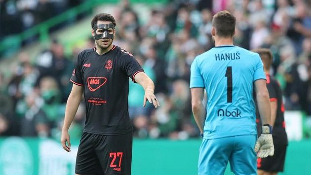 Vojtěch Kubista (vlevo) z Jablonce a Jan Hanuš z Jablonce v utkání 3. předkola Evropské ligy. Vojtěch Kubista (vlevo) z Jablonce a Jan Hanuš z Jablonce v utkání 3. předkola Evropské ligy.