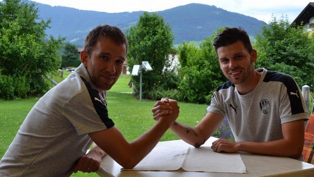 Konkurenti i kamarádi - zleva Marek Bakoš a Michal Ďuriš. Konkurenti i kamarádi - zleva Marek Bakoš a Michal Ďuriš.