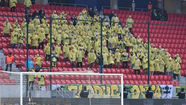 Fanoušci fotbalistů Žiliny přijeli do Trnavy s originálním choreem. Převlékli se za Mimoně. Fanoušci fotbalistů Žiliny přijeli do Trnavy s originálním choreem. Převlékli se za Mimoně.