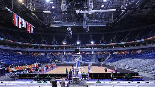 Basketbalová hala. Ilustrační foto. Basketbalová hala. Ilustrační foto.