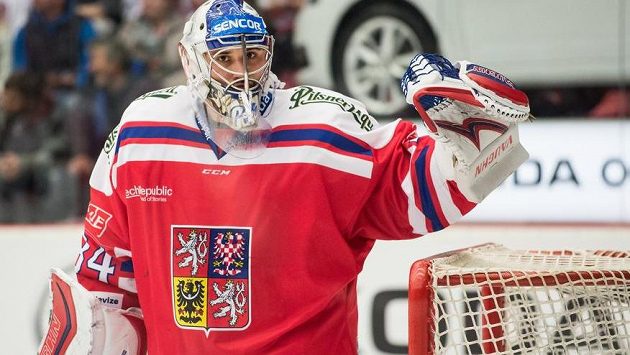 Brankář Petr Mrázek během utkání v Českých Budějovicích. Brankář Petr Mrázek během utkání v Českých Budějovicích.