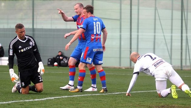 To byla plzeňská jízda! Střelec Michael Krmenčík zaznamenal proti polské Legii dva góly a Západočeši vyhráli 5:1. To byla plzeňská jízda! Střelec Michael Krmenčík zaznamenal proti polské Legii dva góly a Západočeši vyhráli 5:1.