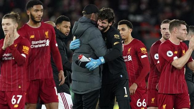 Fotbalisté Liverpoolu zažívají sezonu snů Fotbalisté Liverpoolu zažívají sezonu snů