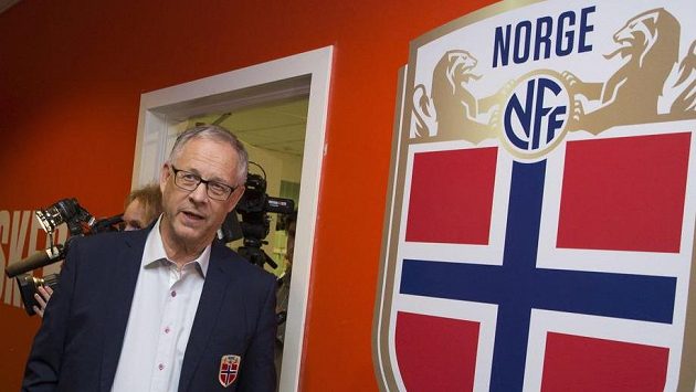 Lars Lagerbäck už je doma na stadiónu Ullevaal v Oslu. Lars Lagerbäck už je doma na stadiónu Ullevaal v Oslu.