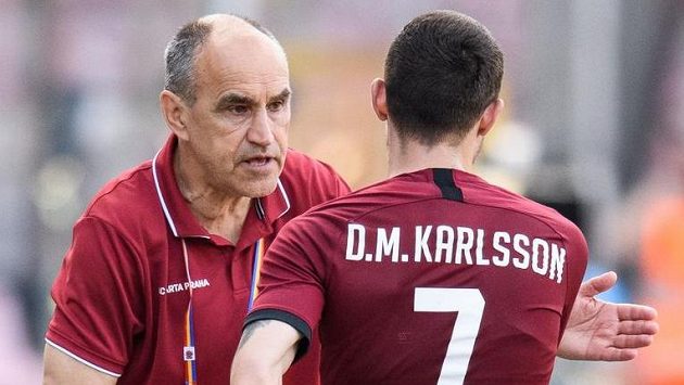 Trenér Sparty Václav Kotal a David Moberg Karlsson, který byl pro kouče jedním z žolíků. Trenér Sparty Václav Kotal a David Moberg Karlsson, který byl pro kouče jedním z žolíků.