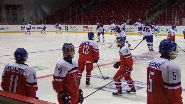 Čeští hokejisté do osmnácti let před utkáním se Slovenskem na MS měli o úvodním šampionátu jiné představy. Čeští hokejisté do osmnácti let před utkáním se Slovenskem na MS měli o úvodním šampionátu jiné představy.