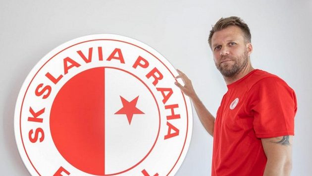 Novým trenérem fotbalistek Slavie se stal Michal Kolomazník. Novým trenérem fotbalistek Slavie se stal Michal Kolomazník.