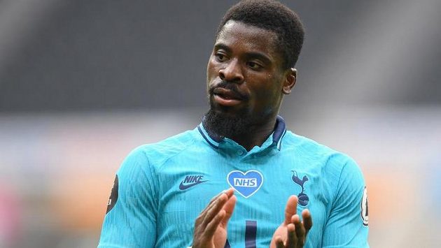Serge Aurier pomohl k vítězství 3:1 nad Newcastlem jen dva dny poté, co tragicky zemřel jeho mladší bratr. Serge Aurier pomohl k vítězství 3:1 nad Newcastlem jen dva dny poté, co tragicky zemřel jeho mladší bratr.