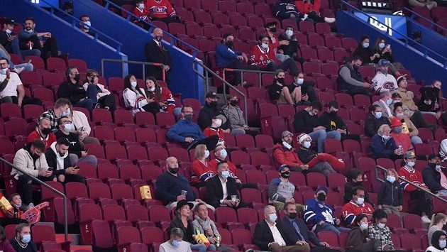 Hokejisty Montrealu nakonec bude moci při zápasech NHL sledovat zaplněná hala Hokejisty Montrealu nakonec bude moci při zápasech NHL sledovat zaplněná hala