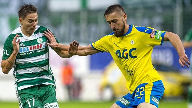 Zleva Jan Vodháněl z Bohemians a Jan Shejbal z Teplic. Zleva Jan Vodháněl z Bohemians a Jan Shejbal z Teplic.
