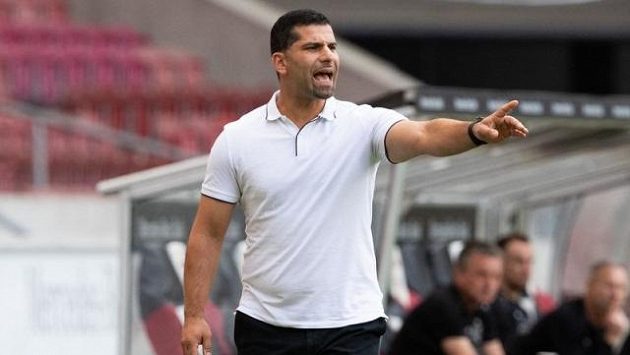 Novým trenérem fotbalistů Schalke 04 se stal Dimitrios Grammozis Novým trenérem fotbalistů Schalke 04 se stal Dimitrios Grammozis