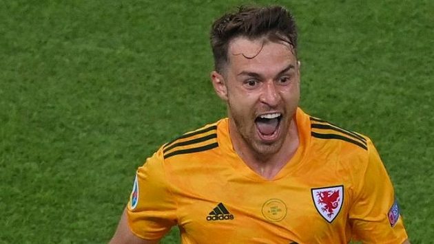 Aaron Ramsey se raduje z branky Aaron Ramsey se raduje z branky