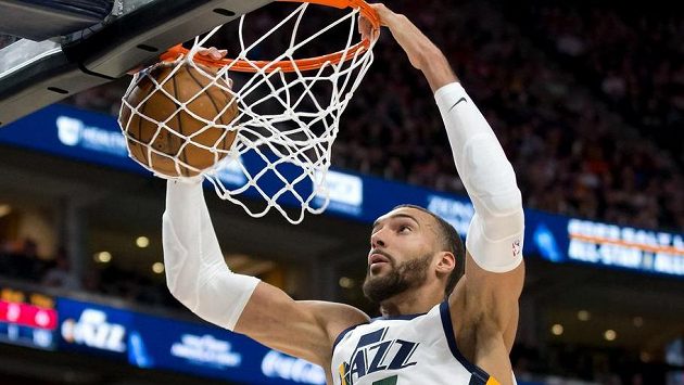 Francouzský basketbalista Utahu Jazz Rudy Gobert byl pozitivně testován na koronavirus. Francouzský basketbalista Utahu Jazz Rudy Gobert byl pozitivně testován na koronavirus.